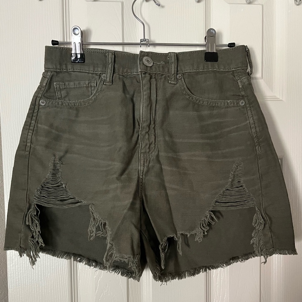American Eagle army green high rise mom shorts